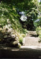 亀山城址